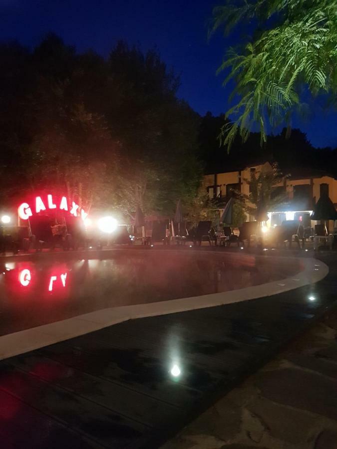 Galaxy Hotel チフリク エクステリア 写真