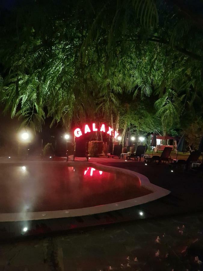 Galaxy Hotel チフリク エクステリア 写真